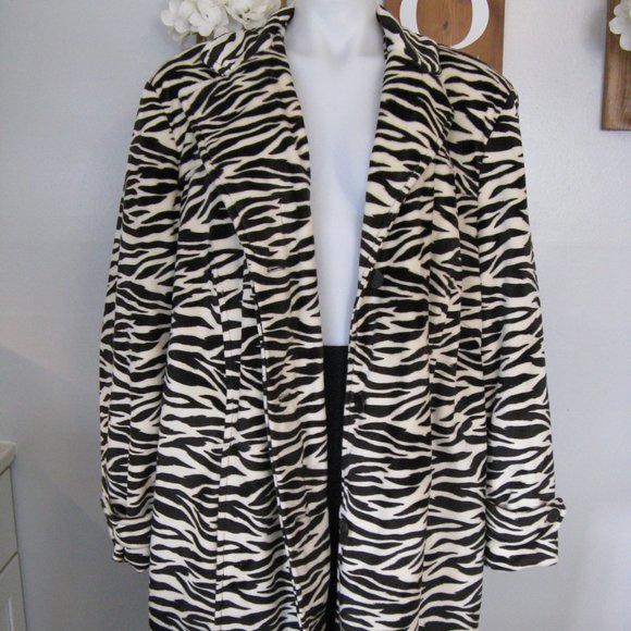 Gallery Woman Zebra Faux Fur Button Front Coat - Picture 9 of 12